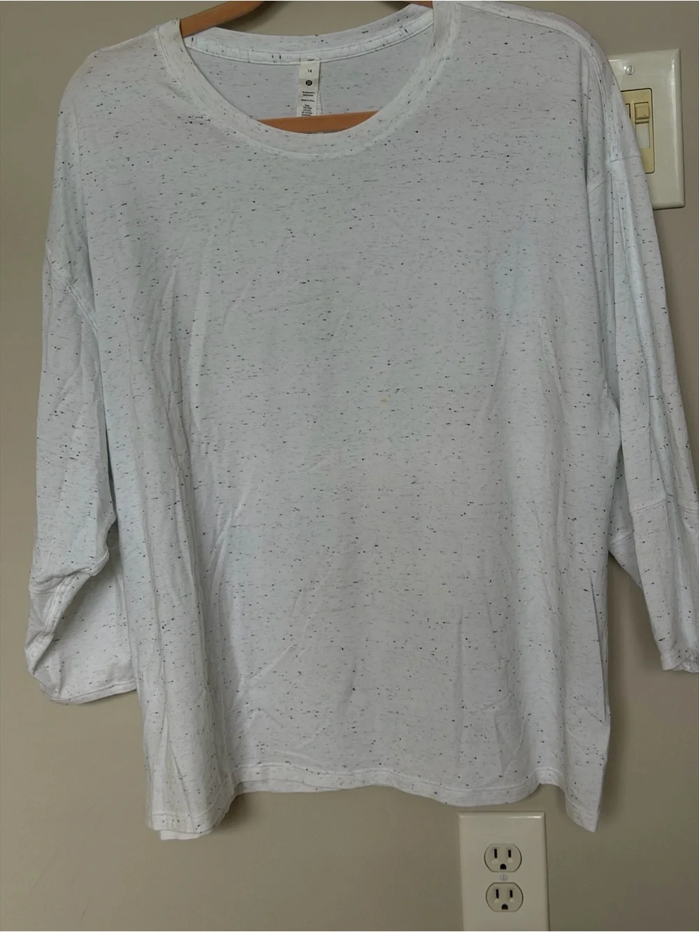 lululemon athletica White Speckle 3/4 Sleeve Crew Tee